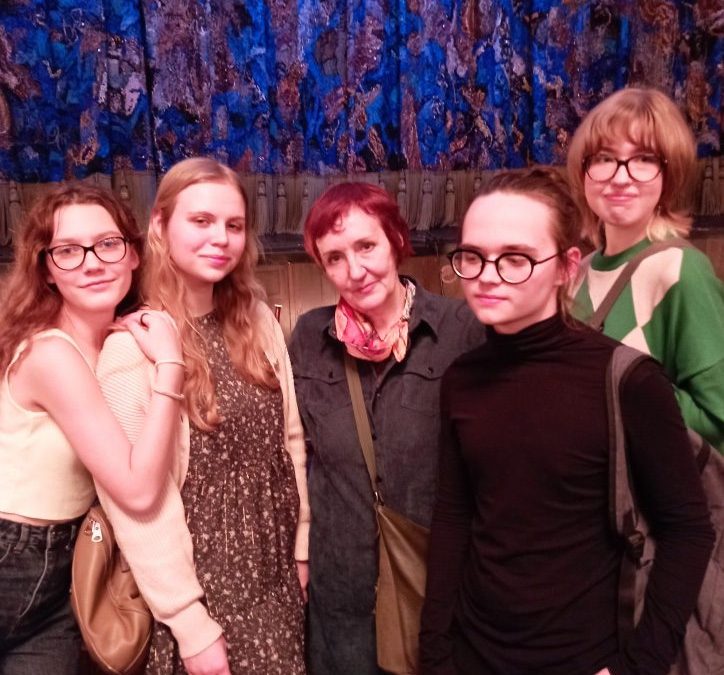 Поездка в театр 9 параллели